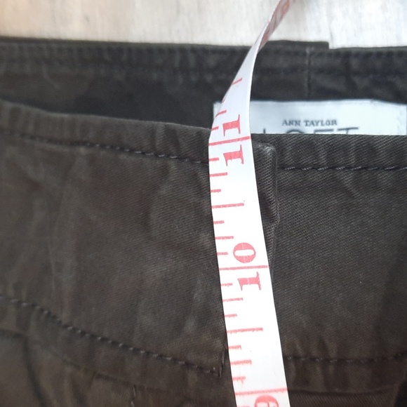 LOFT Ann Style Brown Capri Pants Size 12 with button accented pockets - Picture 6 of 6